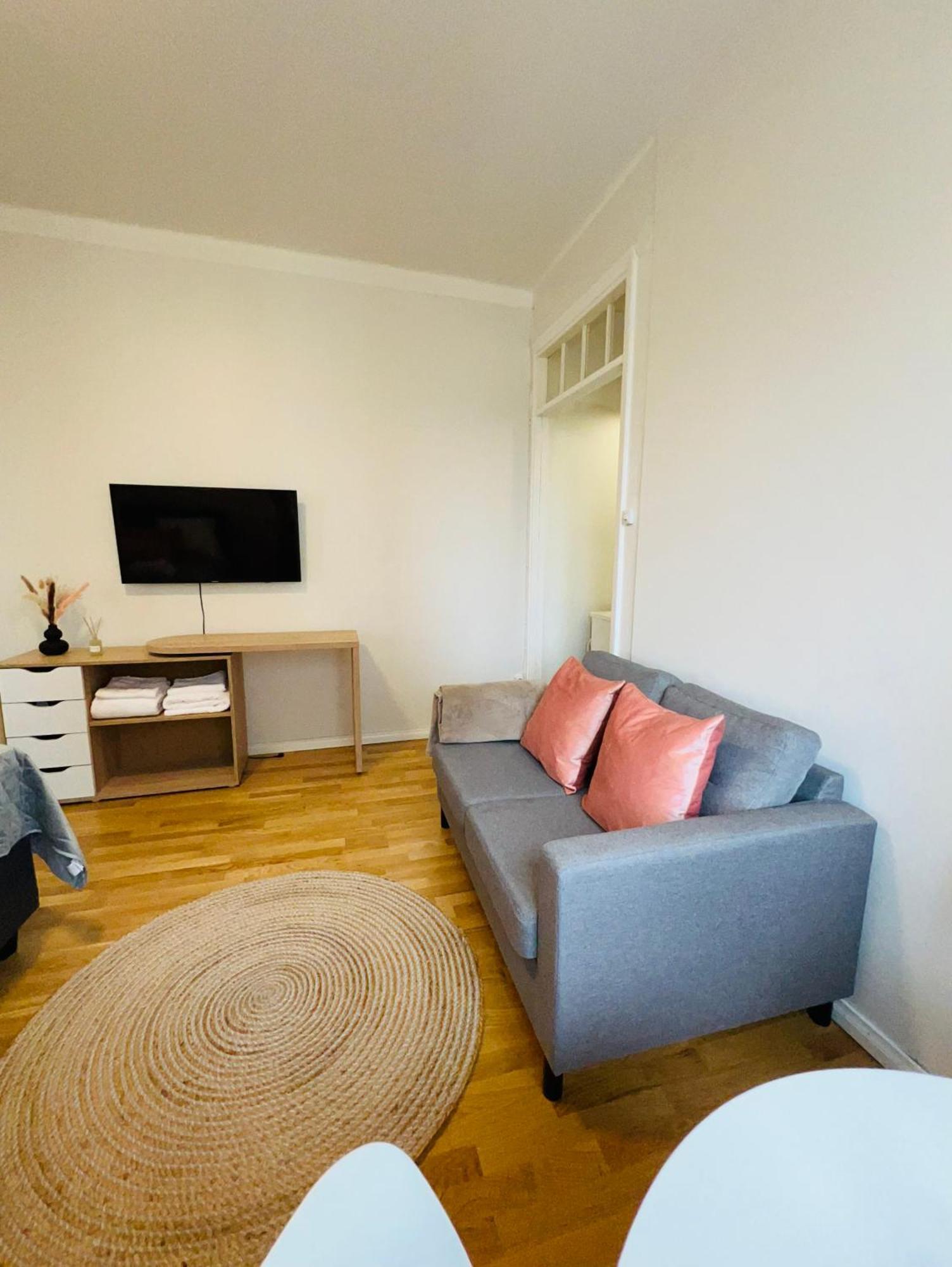 Your Chic Vibrant Airbnb Helsinki Exterior photo